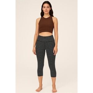 Lululemon B/W Stripped Leggings 4